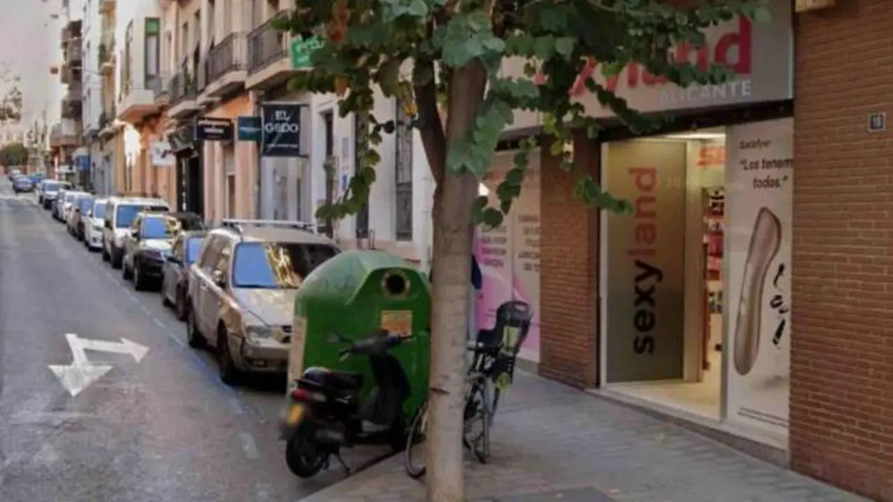 Muere un anciano al sufrir un infarto después de entrar en una tienda sex shop