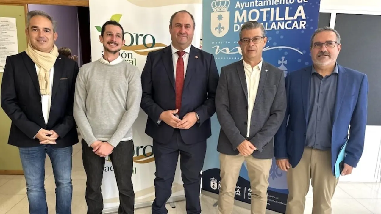 El consejero de Agricultura, Ganadería y Desarrollo Rural, Julián Martínez Lizán, ha participado en el Foro de Acción Rural (FAR) que se ha celebrado en Motilla del Palancar (Cuenca)
