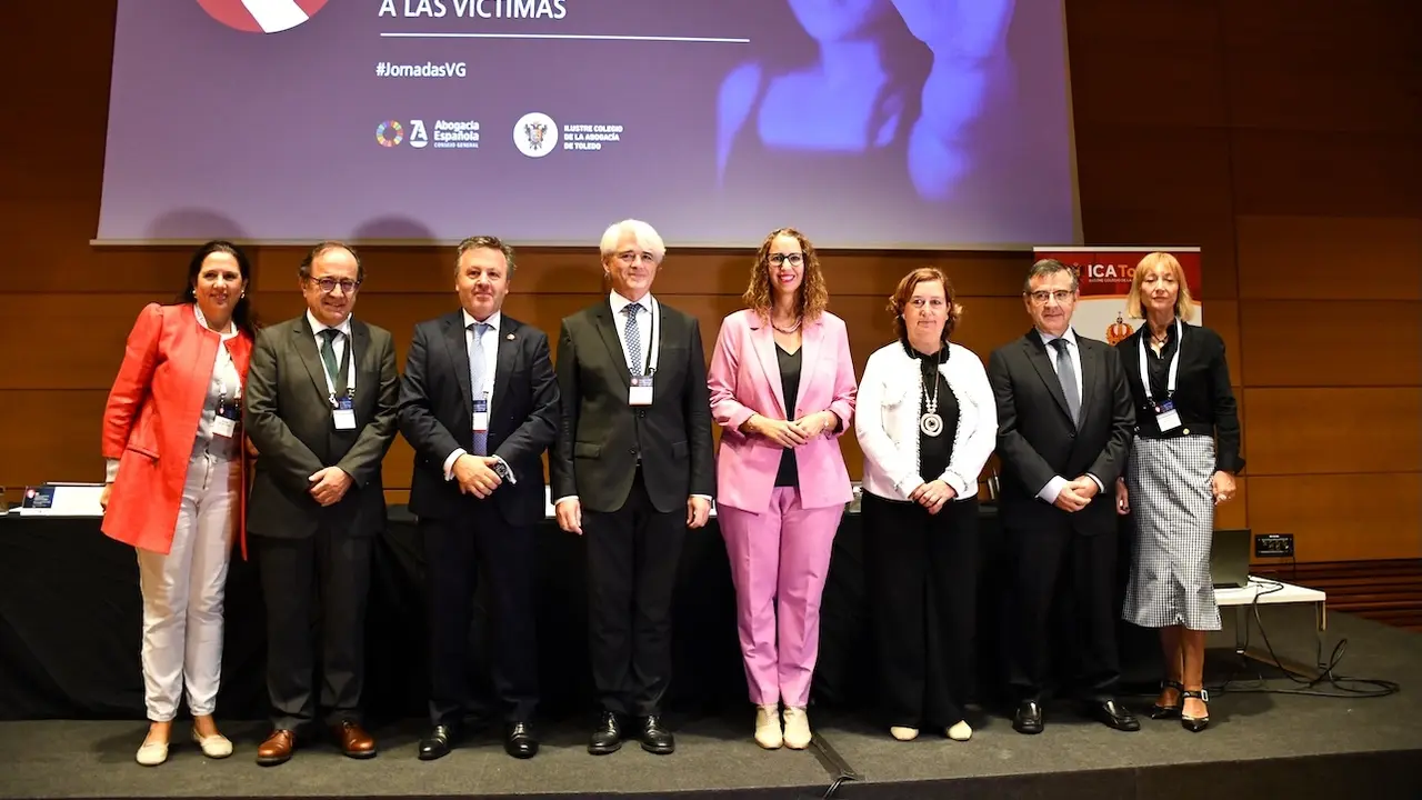 La consejera de Igualdad, Sara Simón, ha participado en la inauguración de las XII Jornadas de Abogados y Abogadas de Violencia de Género, organizadas por el Colegio de la Abogacía de Toledo y el Consejo General de la Abogacía Española
