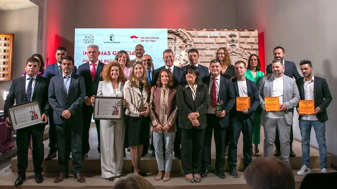 El presidente de Castilla-La Mancha, Emiliano García-Page, ha presidido en el Palacio de los Duques de Medinacelli de Cogolludo (Guadalajara), la entrega de los Premios de Turismo &amp; Raíz Culinaria Castilla-La Mancha 2024