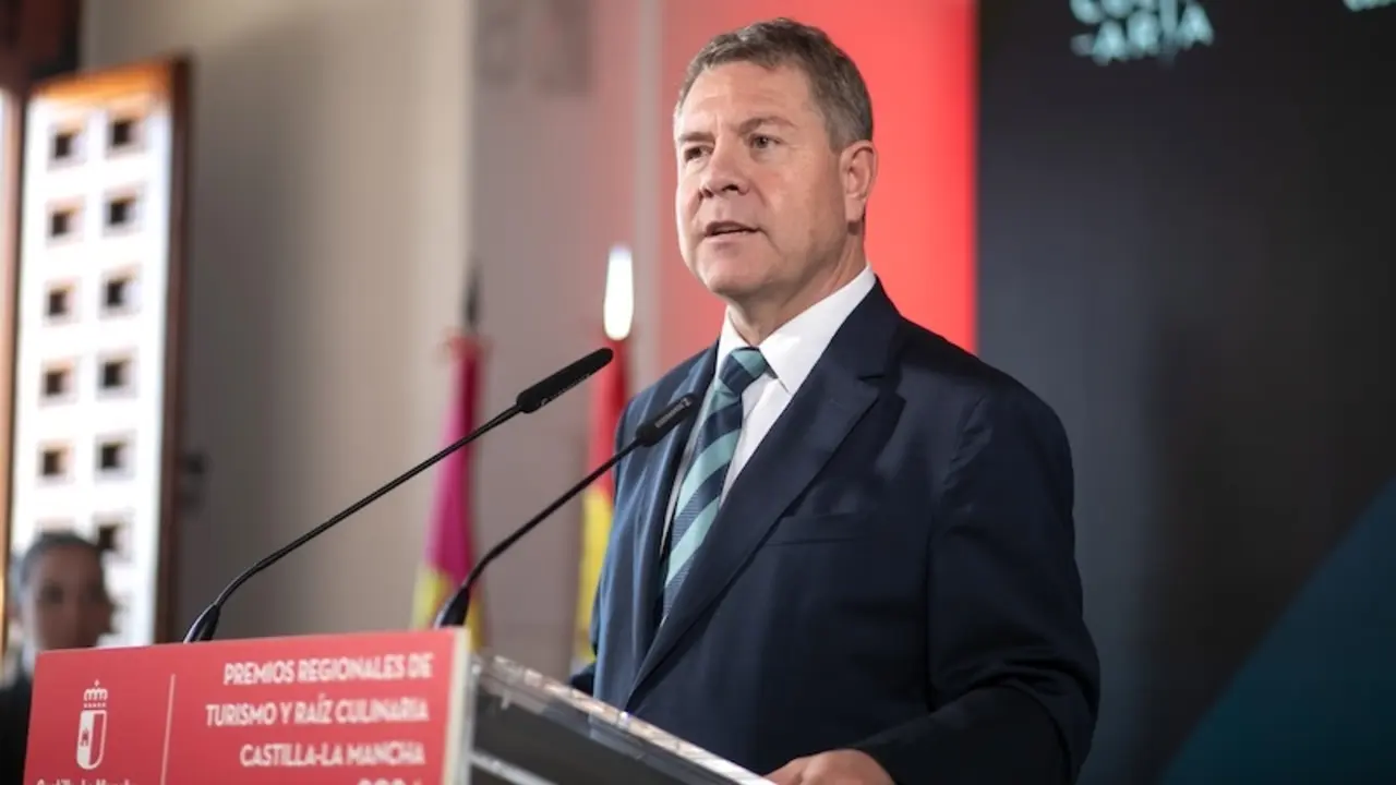 El presidente de Castilla-La Mancha, Emiliano García-Page, ha presidido en el Palacio de los Duques de Medinacelli de Cogolludo (Guadalajara), la entrega de los Premios de Turismo &amp; Raíz Culinaria Castilla-La Mancha 2024