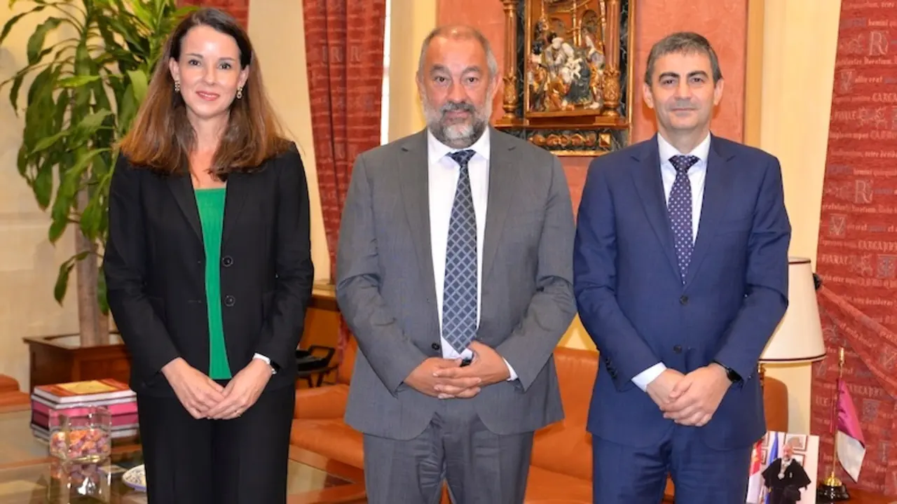 La UCLM y Repsol Puertollano estudian ampliar nuevas vías de colaboración