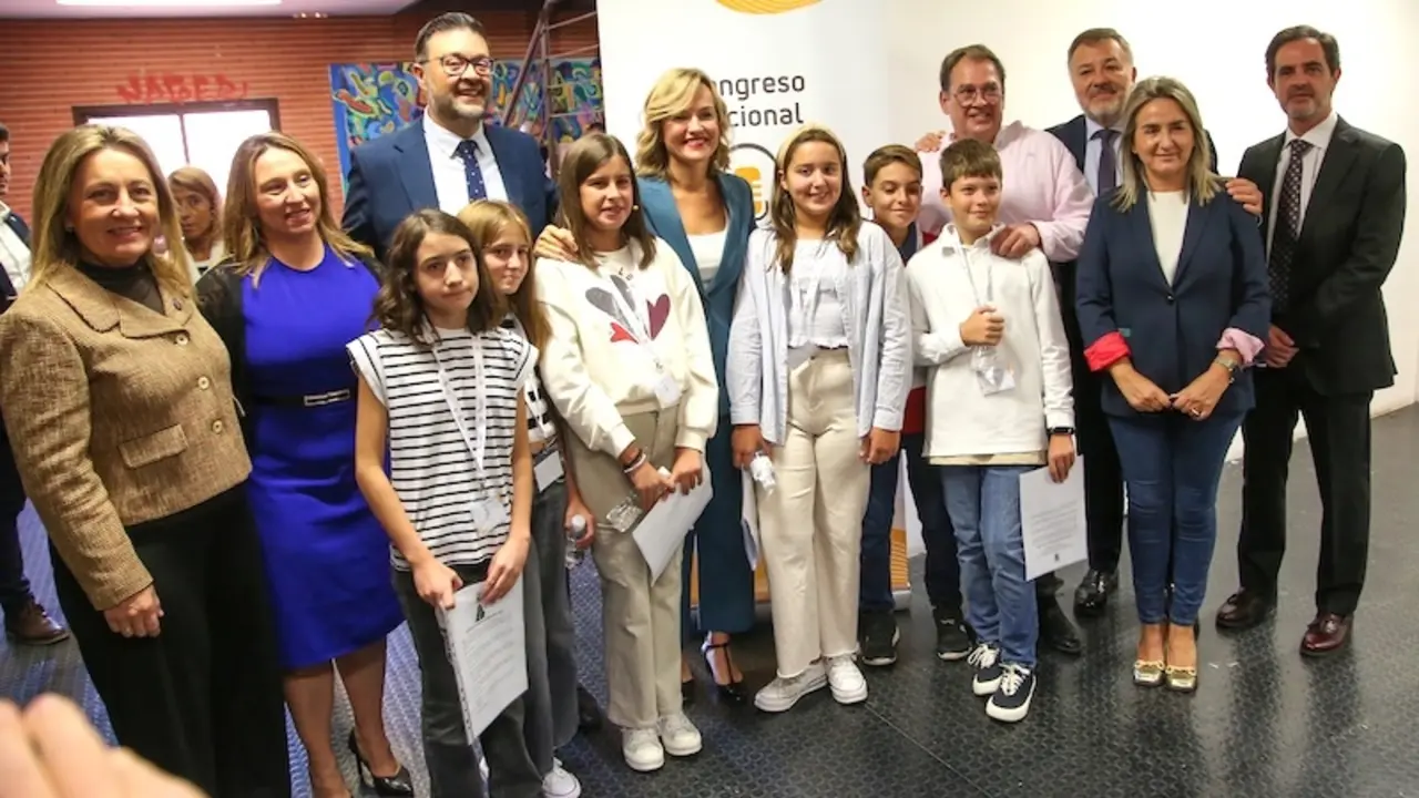 La ministra de Educación, Formación Profesional y Deportes, Pilar Alegría, ha clausurado en Cuenca el Congreso Nacional de Radio Escolar que ha acogido la capital conquense