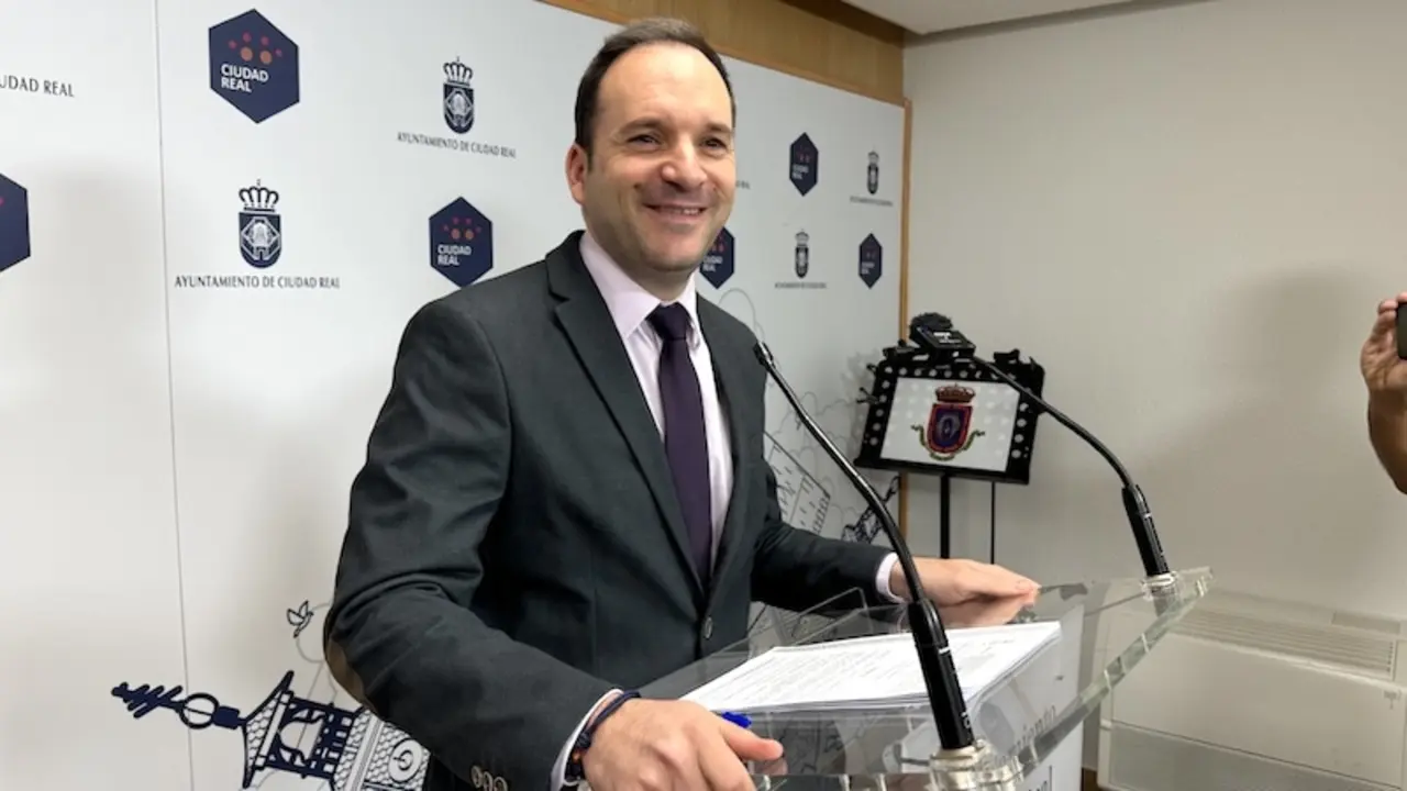 El portavoz del equipo de Gobierno del Ayuntamiento de Ciudad Real, Guillermo Arroyo, ha informado en rueda de prensa de los asuntos de la Junta de Gobierno Local