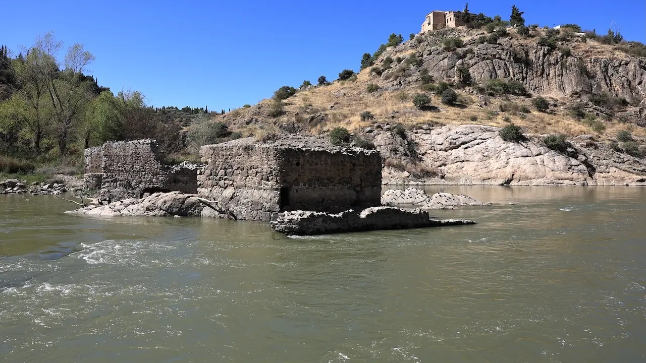 En la imagen, vista del río Tajo a su paso por Toledo - EFE/Ismael Herrero