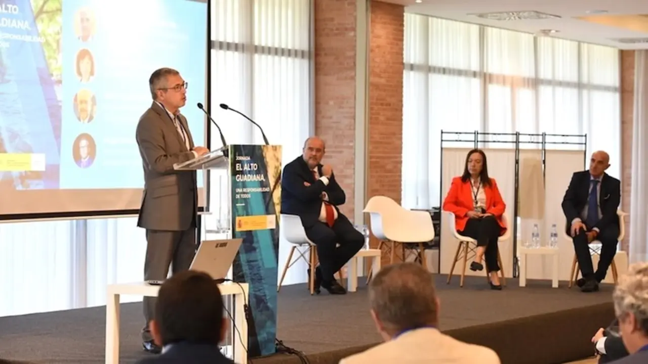 En la imagen de archivo el secretario de Estado de Medio Ambiente, Hugo Morán, durante su intervención en una jornada en Alcázar de San Juan (Ciudad Real)