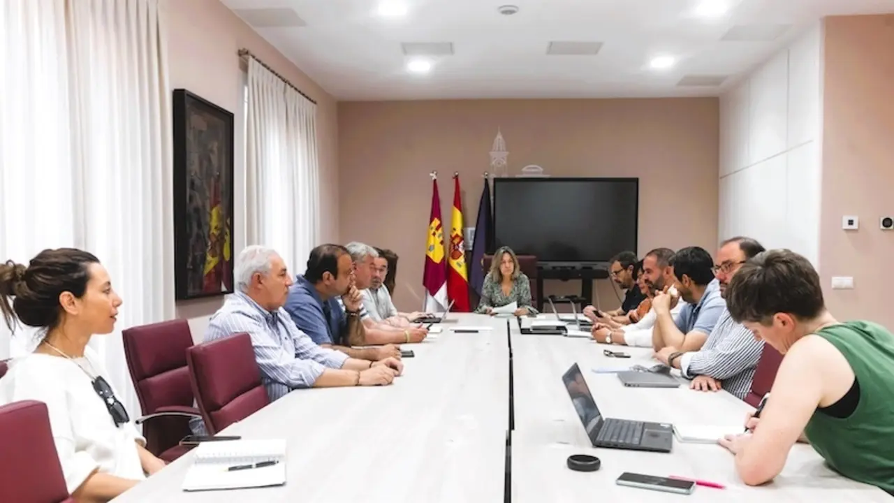 La alcaldesa de Guadalajara, Ana Guarinos, preside la reunión de la Junta de Gobierno Local