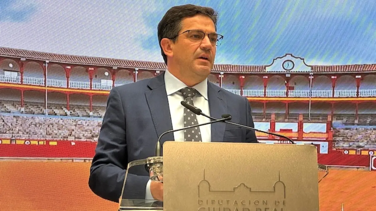 El presidente de la Diputación de Ciudad Real, Miguel Ángel Valverde, este jueves durante la presentación de la Escuela Taurina