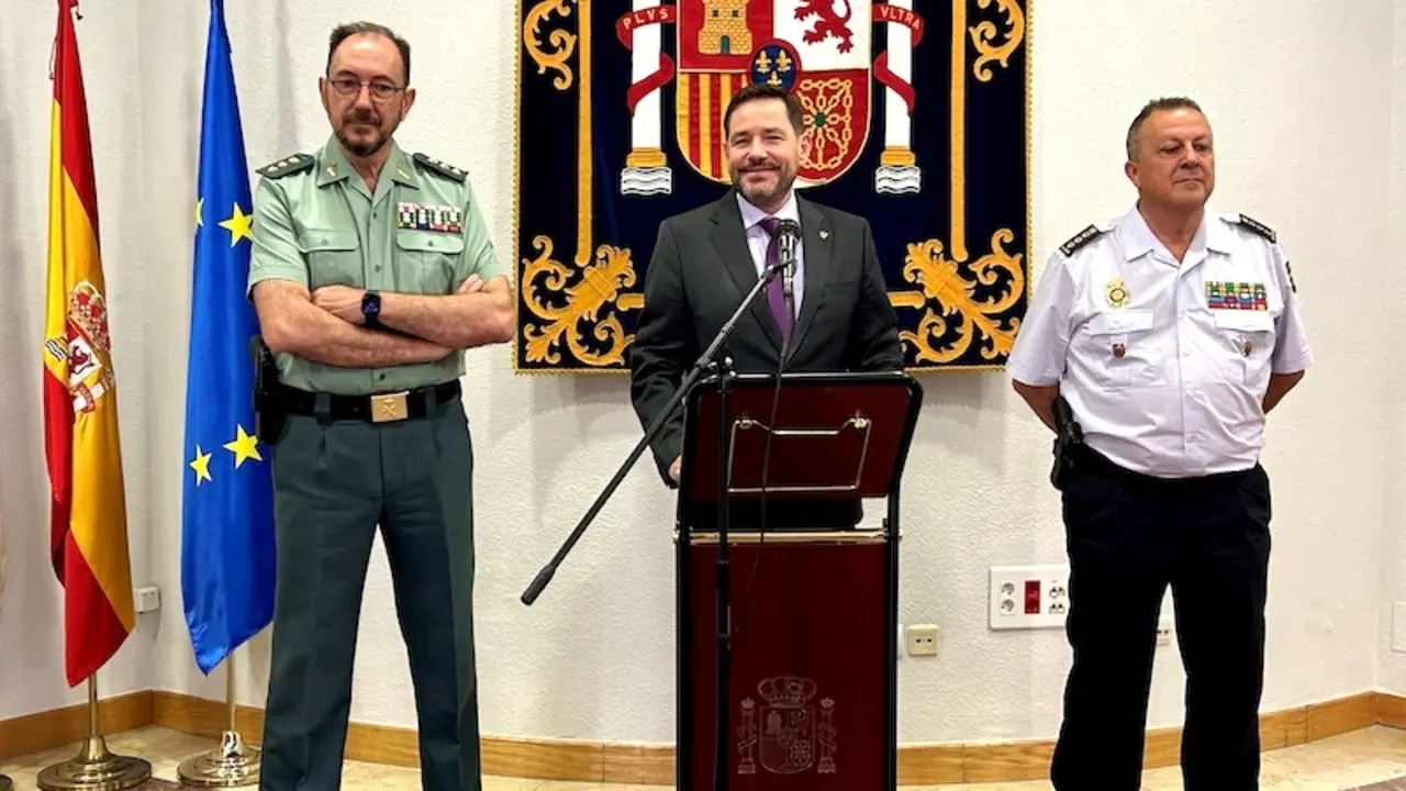 El subdelegado del Gobierno en Ciudad Real, David Broceño (c), ha informado sobre los datos de criminalidad en la provincia