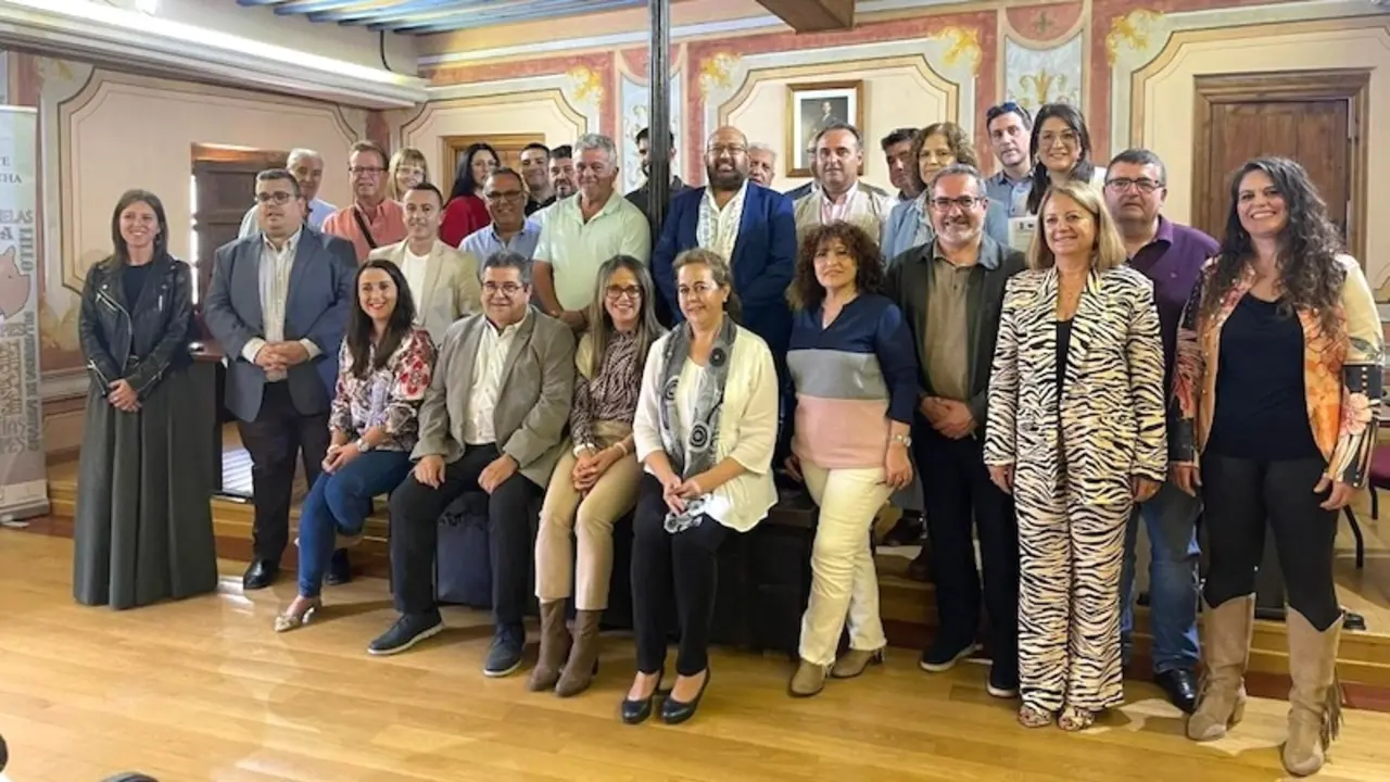 La Junta firma 37 contratos por un millón para desarrollo rural en la Mesa de Ocaña