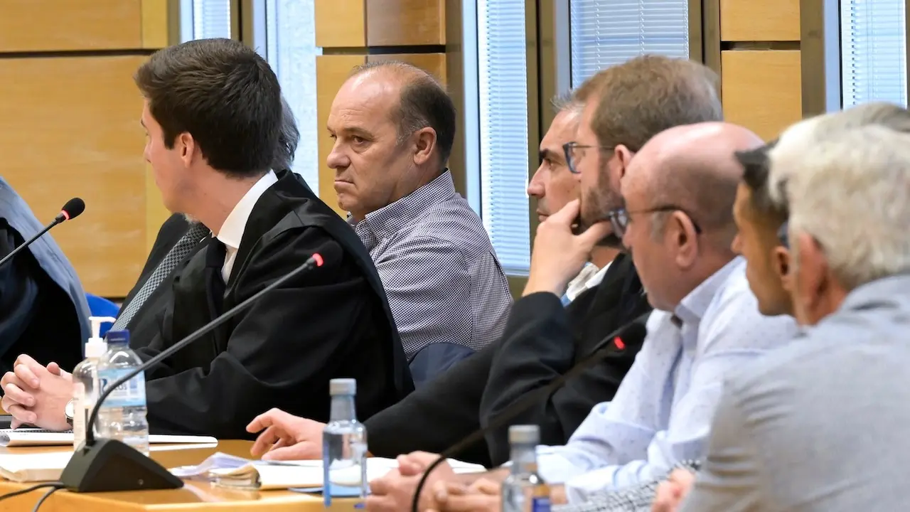 La Sección Primera de la Audiencia Provincial de Ciudad Real, juzga, con Tribunal del Jurado, a un guardia civil de Almadén (Ciudad Real) (c) y a cinco particulares acusados de delitos de cohecho, revelación de secretos y falsedad documental - EFE/Jesús Monroy