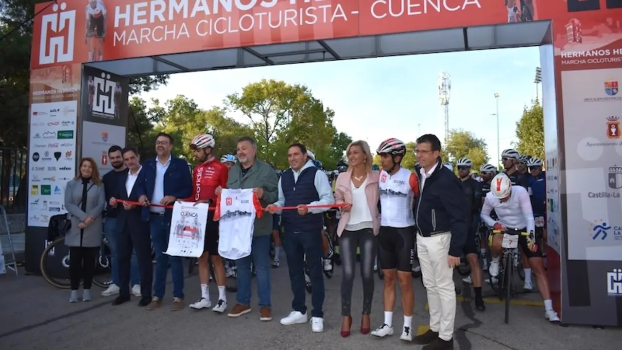 El consejero de Educación, Cultura y Deportes, Amador Pastor, durante su asistencia a la II Marcha Hermanos Herrada