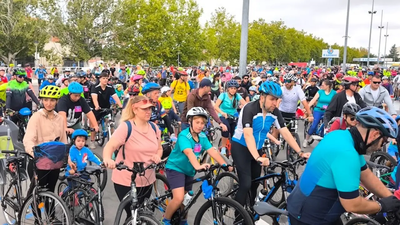 Unos 2.500 ciclistas inundan las calles de Ciudad Real en su Día de la Bicicleta