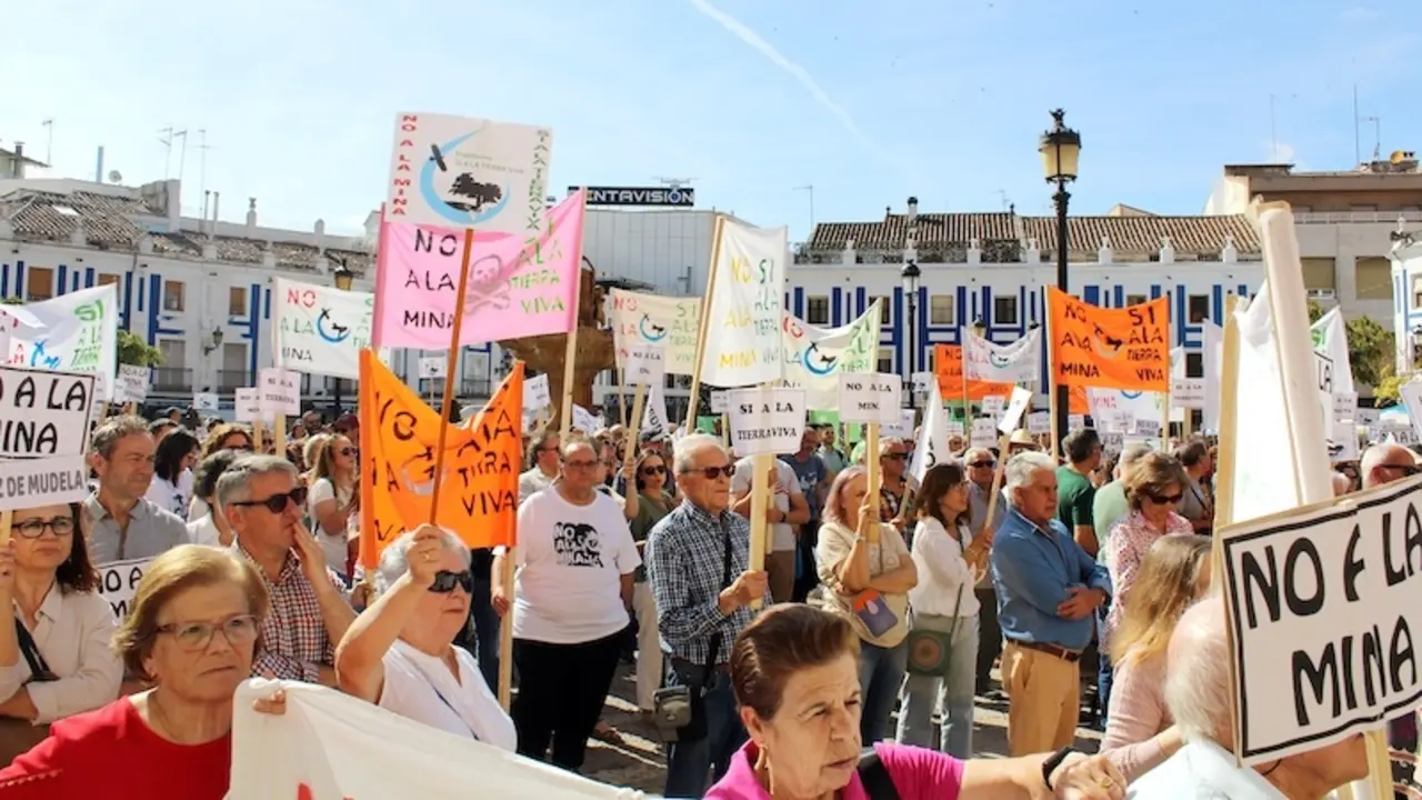 Más de dos mil personas rechazan en Valdepeñas el proyecto de minería de tierras raras en la provincia de Ciudad Real