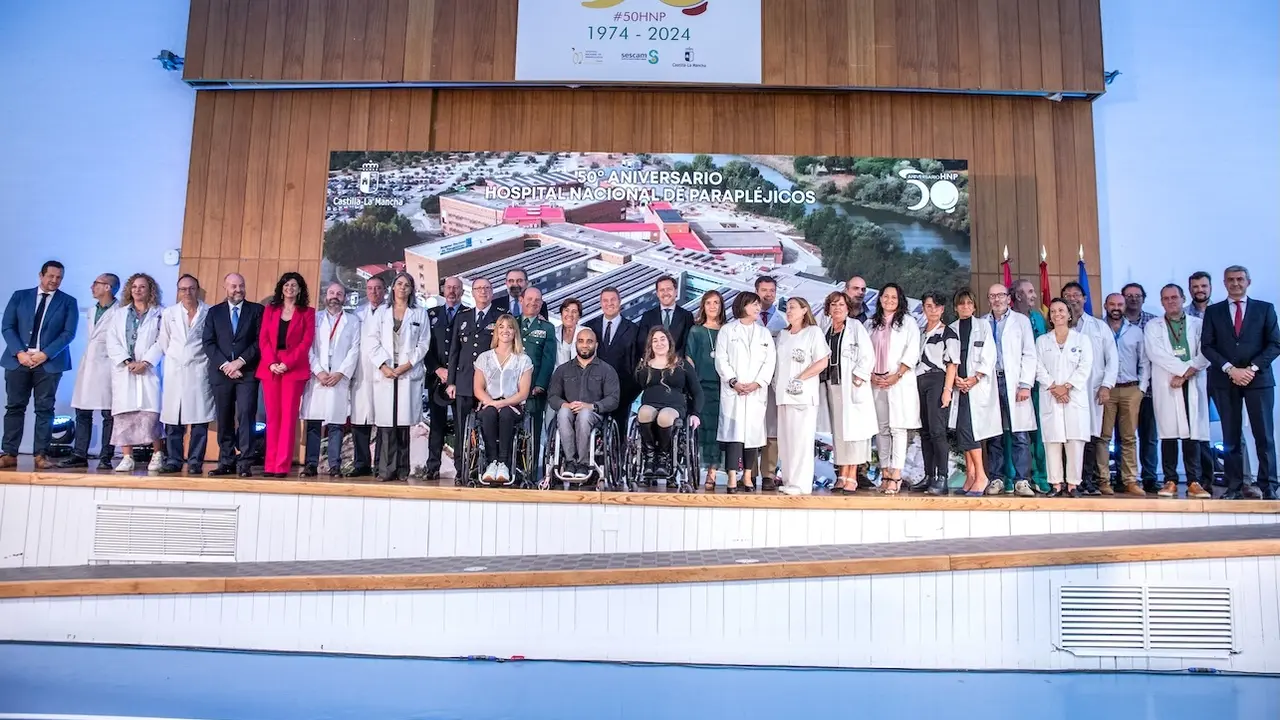 El presidente de Castilla-La Mancha, Emiliano García-Page, ha presidido en Toledo el acto institucional con motivo del 50 aniversario del Hospital Nacional de Parapléjicos