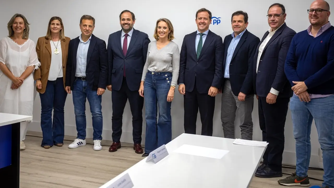 La secretaria general del PP, Cuca Gamarra, durante la reunión que ha mantenido con los presidentes provinciales del partido en Castilla-La Mancha