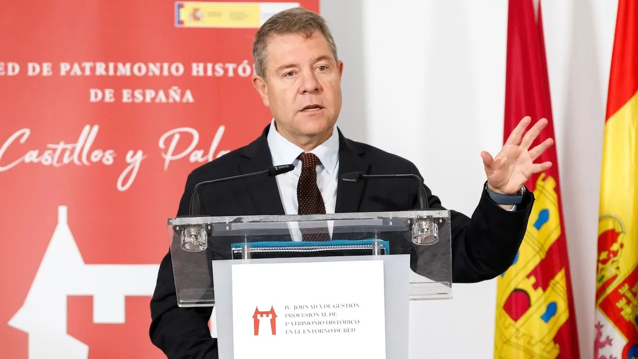 El presidente de Castilla-La Mancha, Emiliano García-Page, ha inaugurado en el Hospital de Tavera de Toledo, la 4ª Jornada de Gestión Profesional de Patrimonio Histórico en el entorno de la Red