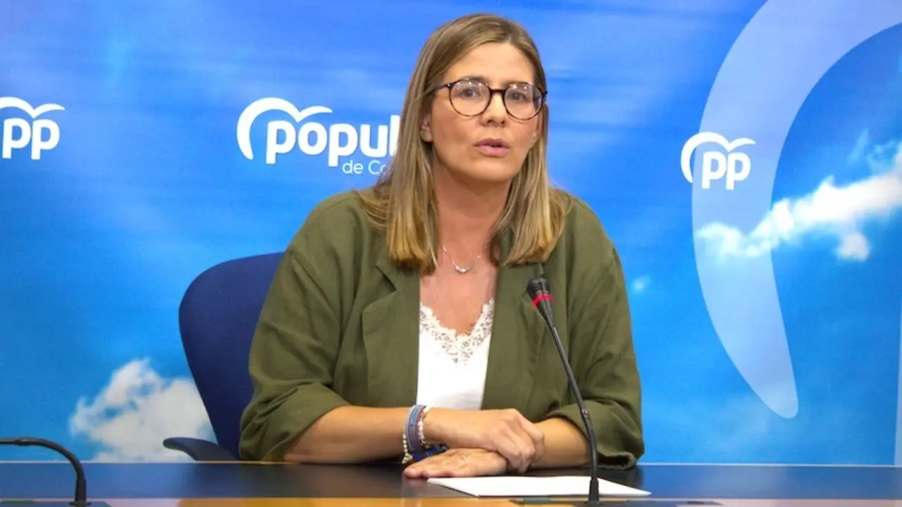 La secretaria general y portavoz parlamentaria del PP de Castilla-La Mancha, Carolina Agudo, durante la rueda de prensa que ha ofrecido en el Parlamento regional