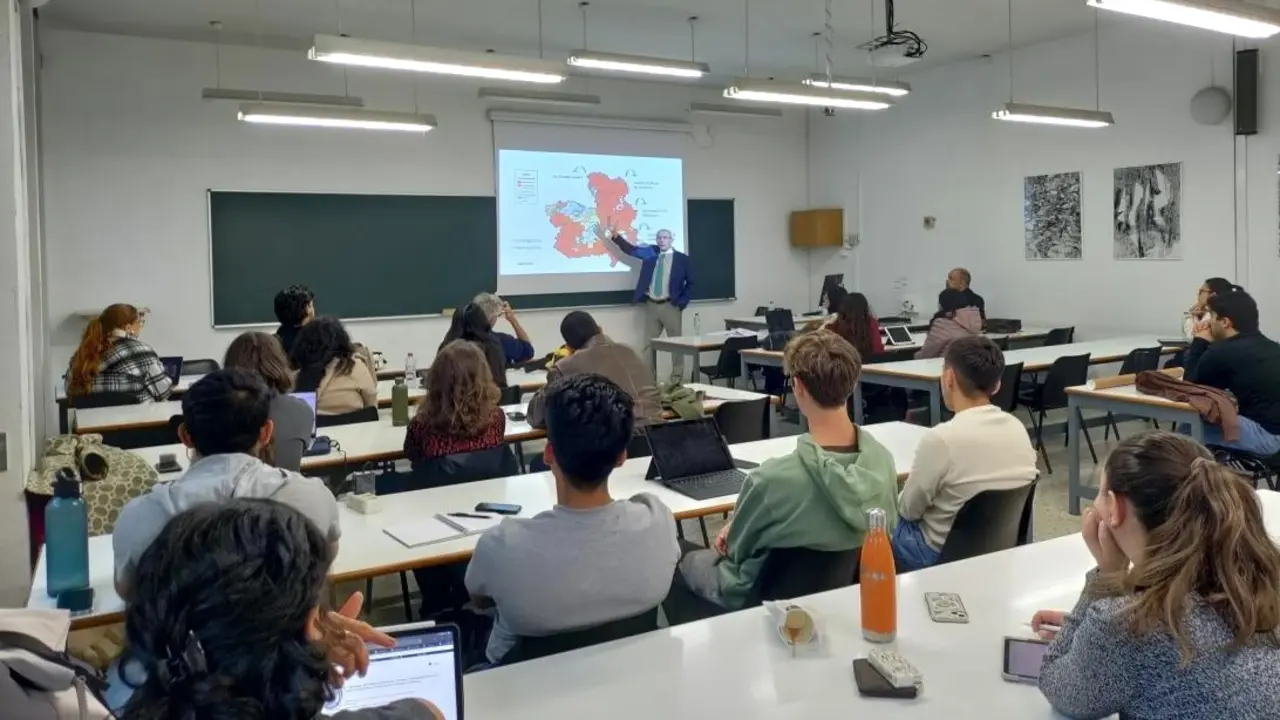 El comisionado del Reto Demográfico del Gobierno de Castilla-La Mancha, Jesús Alique, ha participado en el workshop ‘Territorios en Transformación’ de la Universidad Politécnica de Madrid