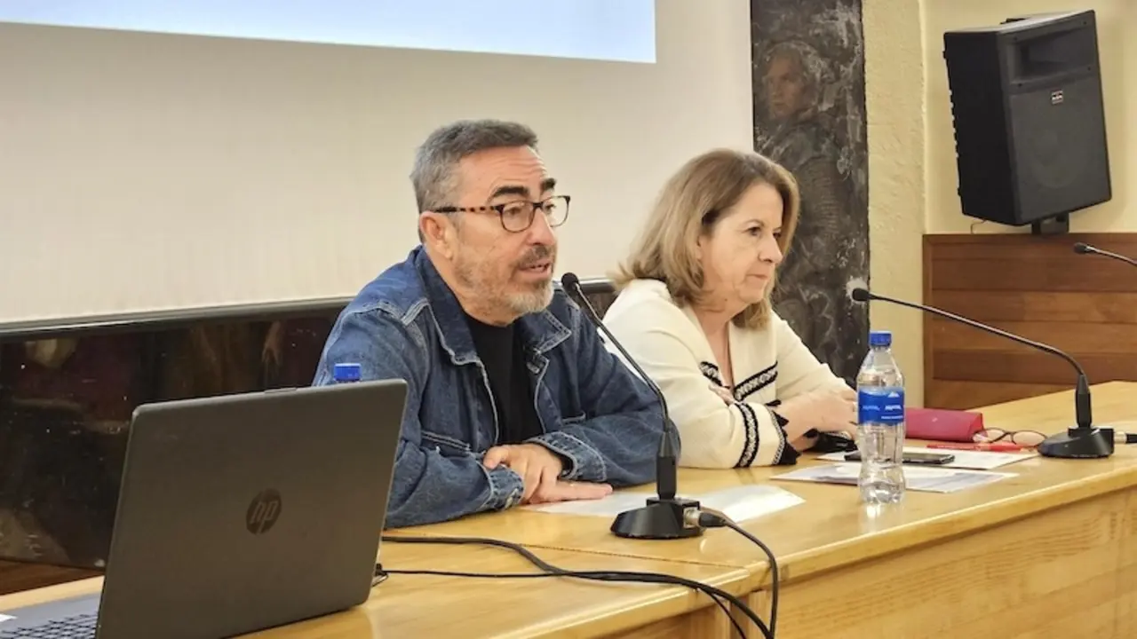 El secretario general del CCOO Castilla-La Mancha, Paco de la Rosa, durante su intervención en el acto sobre Salud Mental
