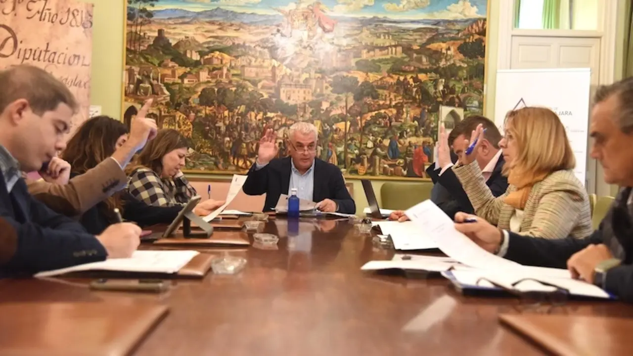 En la imagen un instante de la reunión de la Junta de Gobierno de la Diputación Provincial de Guadalajara