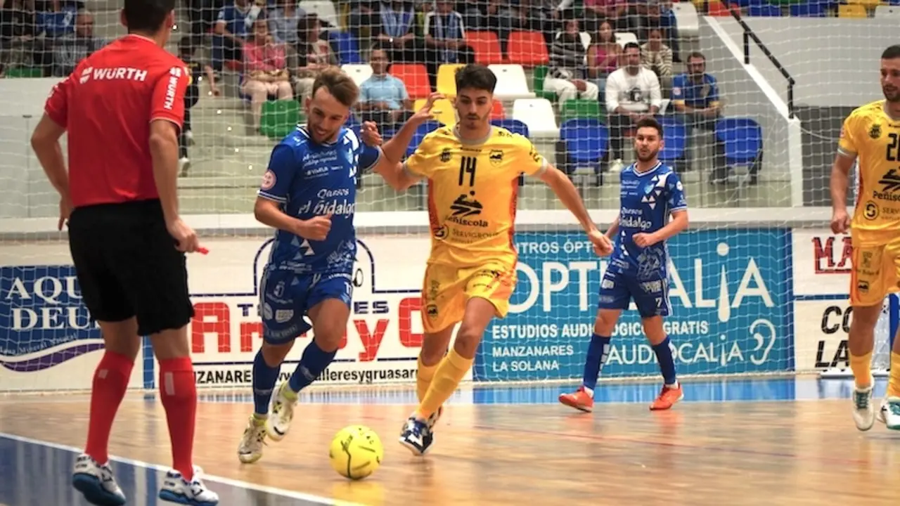 Debut amargo en la primera jornada del Quesos El HIdalgo Manzanares (4-8)