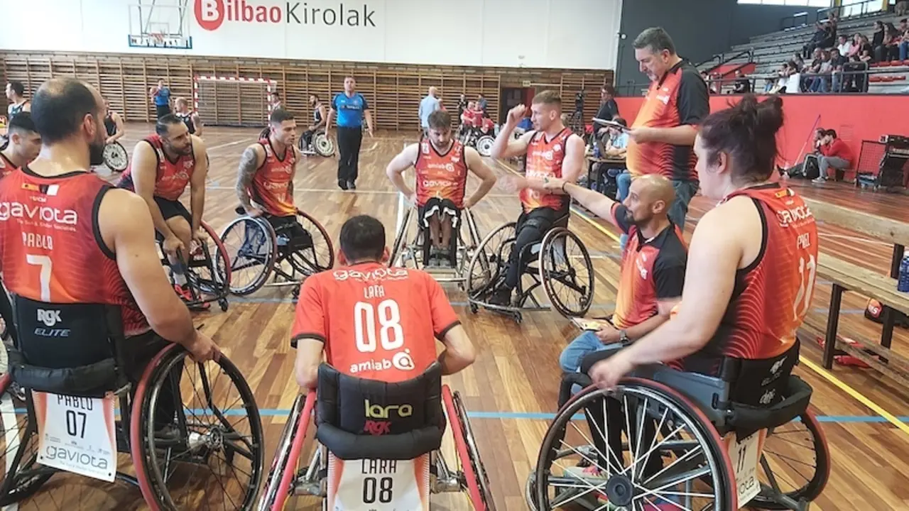 El BSR Amiab Albacete abrió la Superliga con una apurada victoria en Bilbao (70-71)