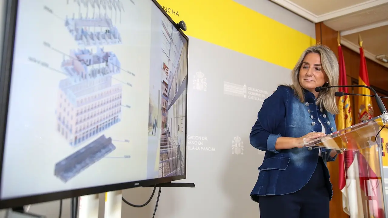La delegada del Gobierno en Castilla-La Mancha, Milagros Tolón, ha informado en rueda de prensa sobre la rehabilitación de la sede de la Delegación en Toledo