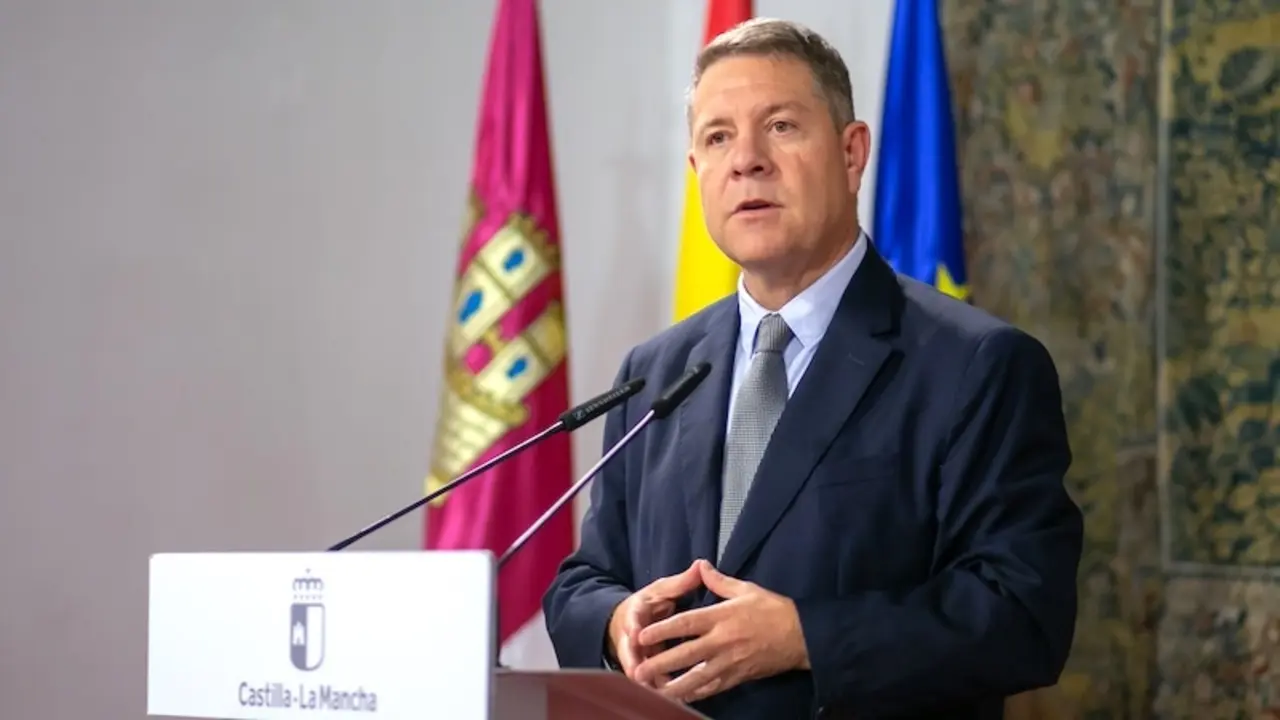 El presidente de Castilla-La Mancha, Emiliano García-Page, ha firmado en el Palacio de Fuensalida en Toledo un protocolo de actuación con el Ayuntamiento de la ciudad para la implantación de la ‘Ciudad del Cine de Castilla-La Mancha’