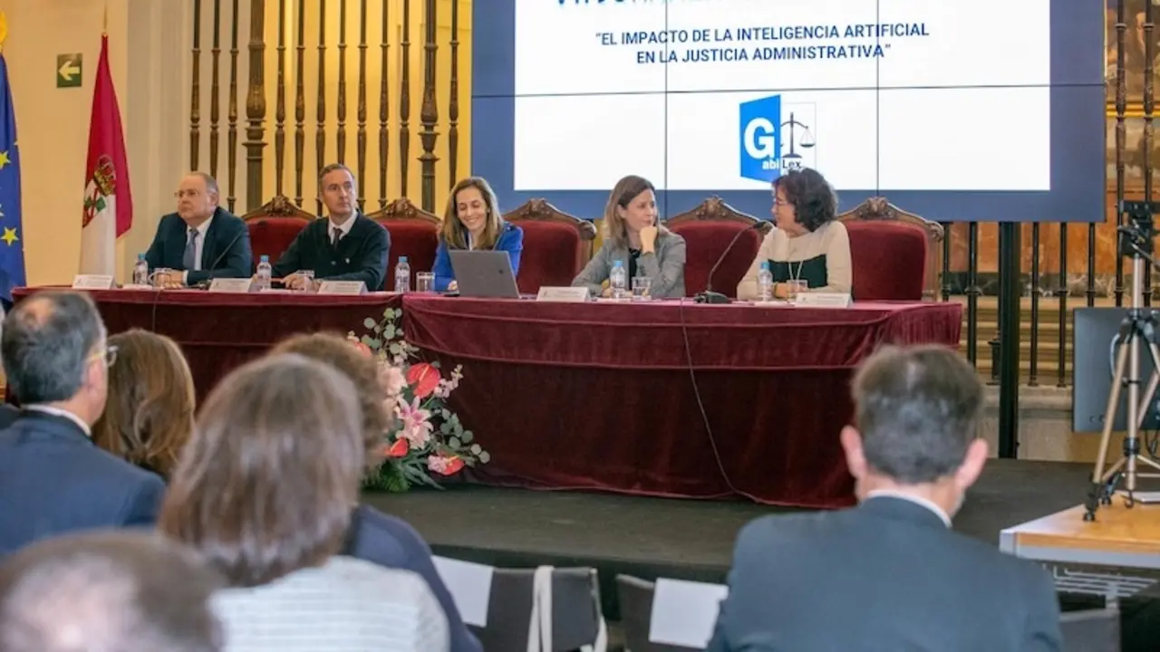 La directora general de Coordinación, Diana Asín, ha asistido, en la Iglesia de San Pedro Mártir en Toledo, a la inauguración de la VII Jornada de la Revista Gabilex ‘El impacto de la Inteligencia Artificial en la Justicia Administrativa’ que organiza el Gabinete Jurídico del Gobierno de Castilla-La Mancha