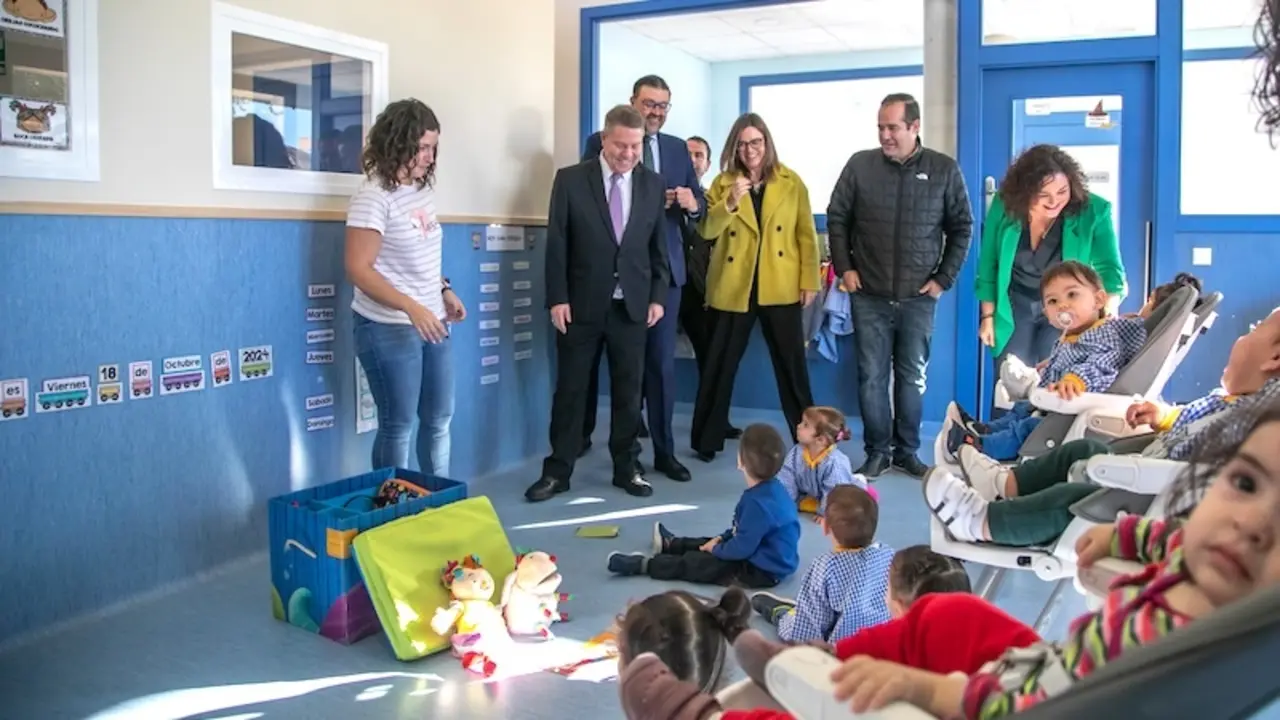 El presidente de Castilla-La Mancha, Emiliano García-Page, ha inaugurado en Alcaudete de la Jara (Toledo), la Escuela Infantil ´Victoriano Collado Arribas´