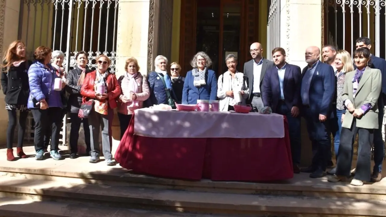 Junta, Diputación y Ayuntamiento de Albacete apoyan a AMAC en el marco del Día Mundial contra el Cáncer de Mamá