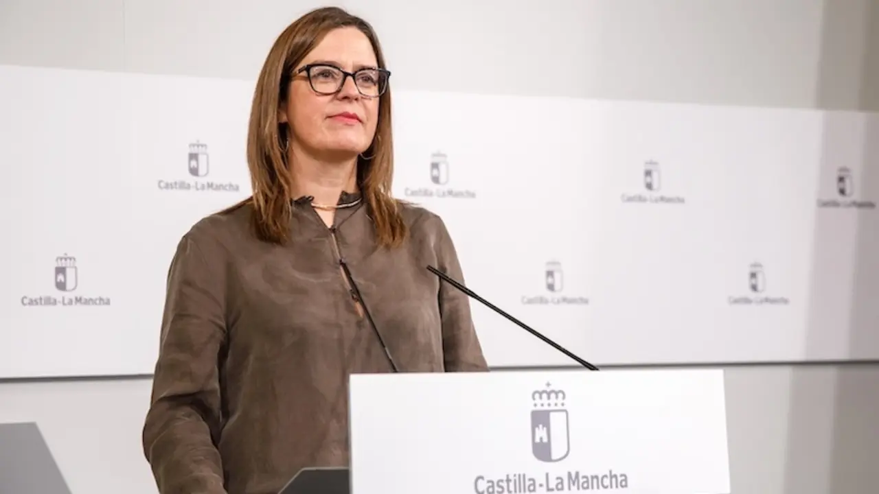 La consejera portavoz del Gobierno de Castilla-La Mancha, Esther Padilla, ha informado en rueda de prensa de los asuntos del Consejo de Gobierno