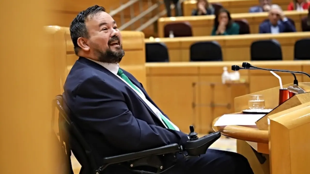 El senador autonómico y alcalde de La Roda (Albacete), Juan Ramón Amores, en el pleno del Senado