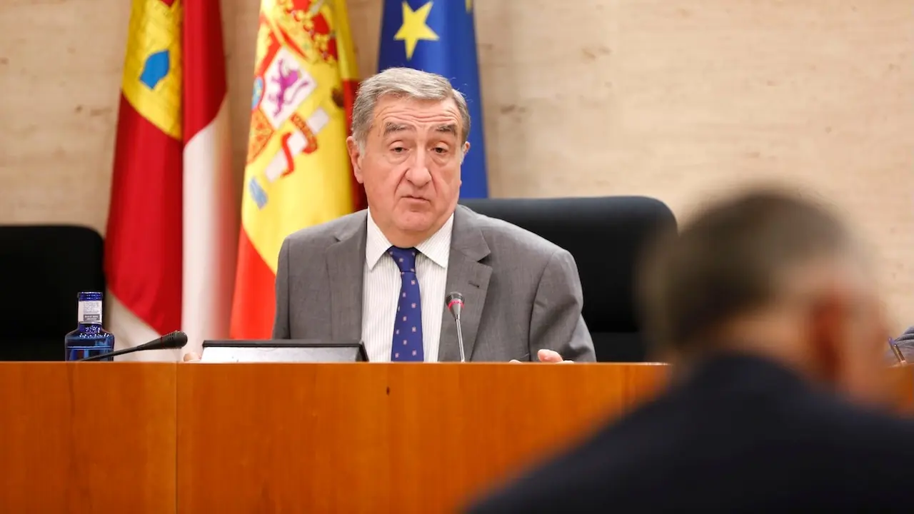 El fiscal superior de Castilla-La Mancha, Emilio Fernández, durante su comparecencia en el Parlamento regional
