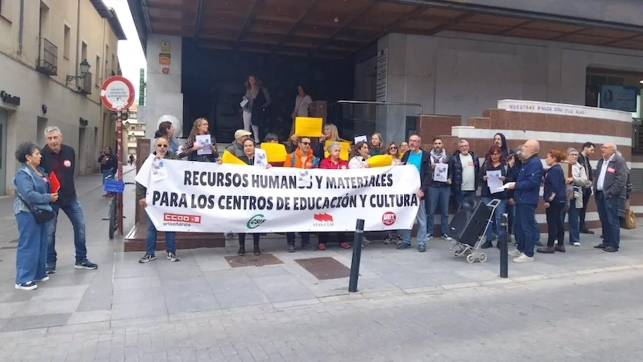 El Personal laboral de Educación reclama cubrir las vacantes en Guadalajara
