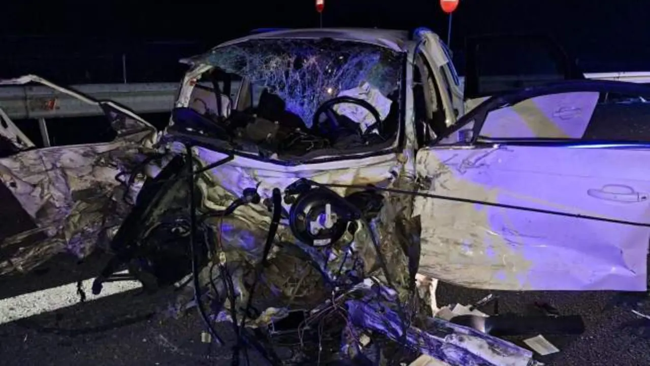 Un conductor drogado mata a una joven embarazada y su bebé al chocar con su coche, accidente, choque, colisión,