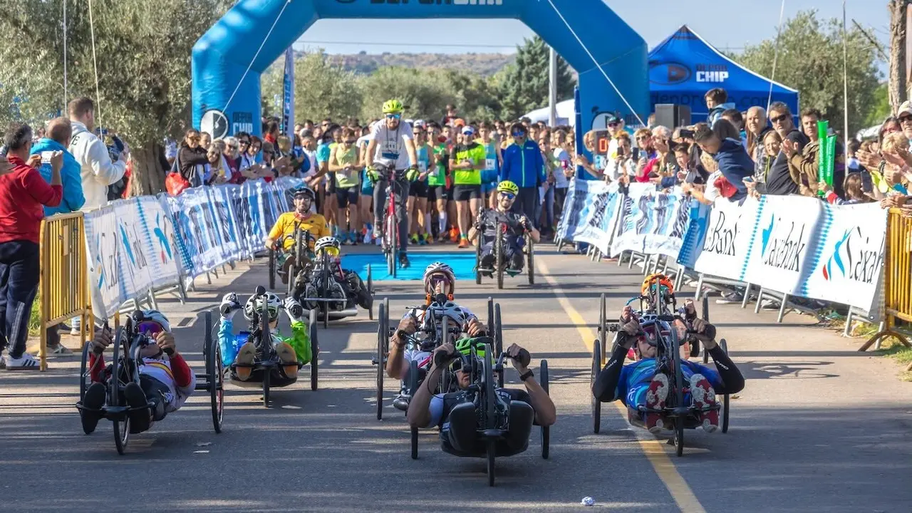 El Hospital de Parapléjicos celebra la carrera y marcha solidarias por su 50 aniversario - EFE/Ángeles Visdómine