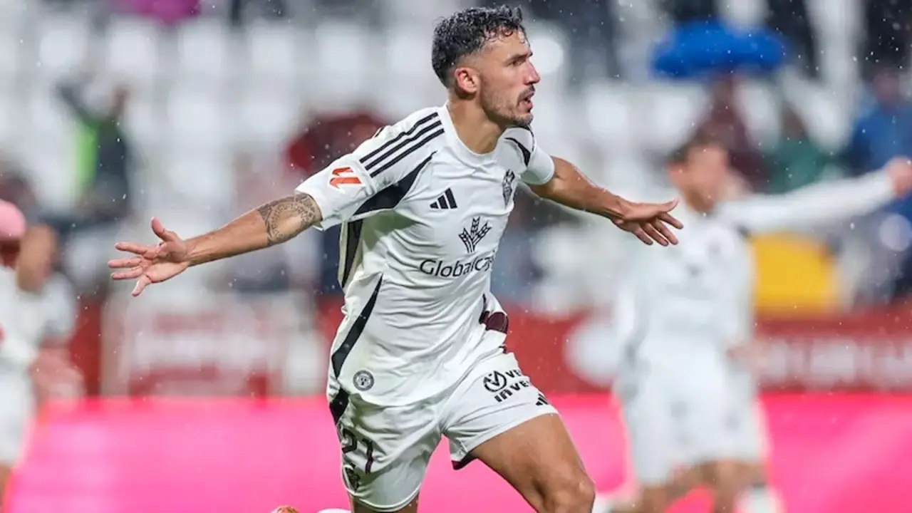 Festival de goles entre el Albacete y el Sporting marcado por un aguacero (3-3)
