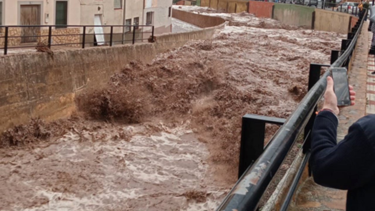En Letur (Albacete) se ha desbordado el arroyo provocando una riada en el municipio - Fotografía: CMM