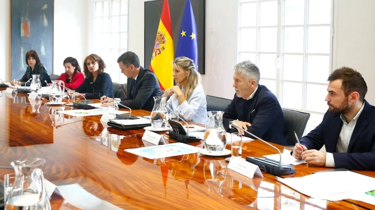 El presidente del Gobierno, Pedro Sánchez, ha presidido en Moncloa la reunión del comité de crisis para el seguimiento de los efectos de la dana