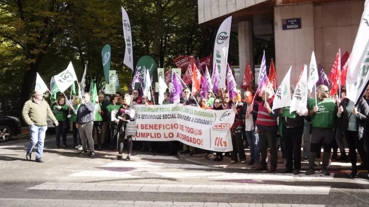 CCOO, CSIF y CIG se concentran en Cuenca ante el "deterioro" en la Seguridad Social