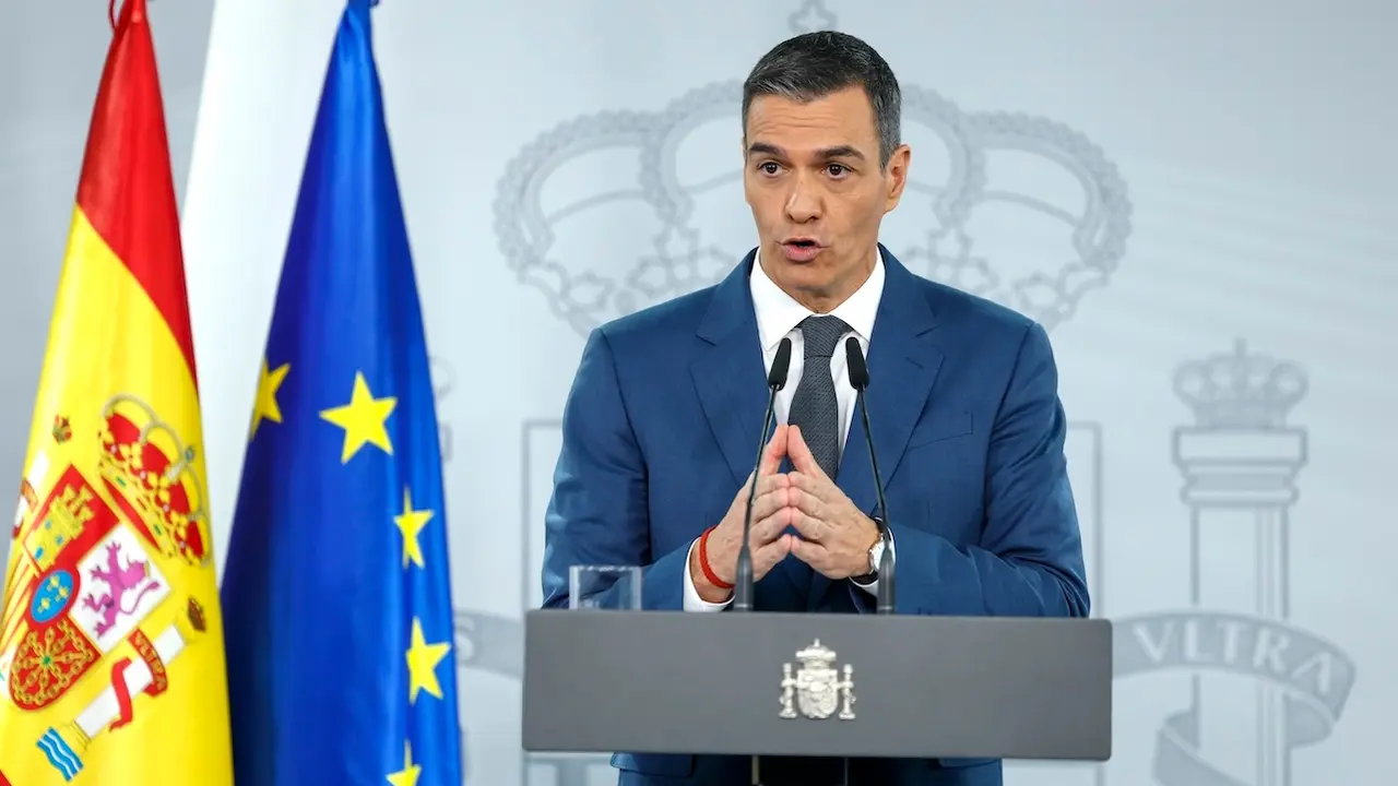 El presidente del Gobierno, Pedro Sánchez, este martes en rueda de prensa desde Moncloa tras la reunión del Consejo de Ministros -&nbsp;EFE/ Mariscal