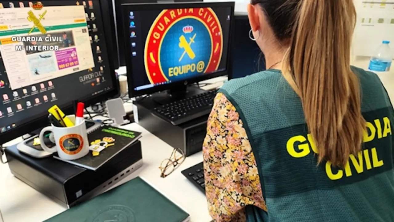 Investigan al director de una sucursal bancaria por quedarse con dinero de fallecidos, guardia civil
