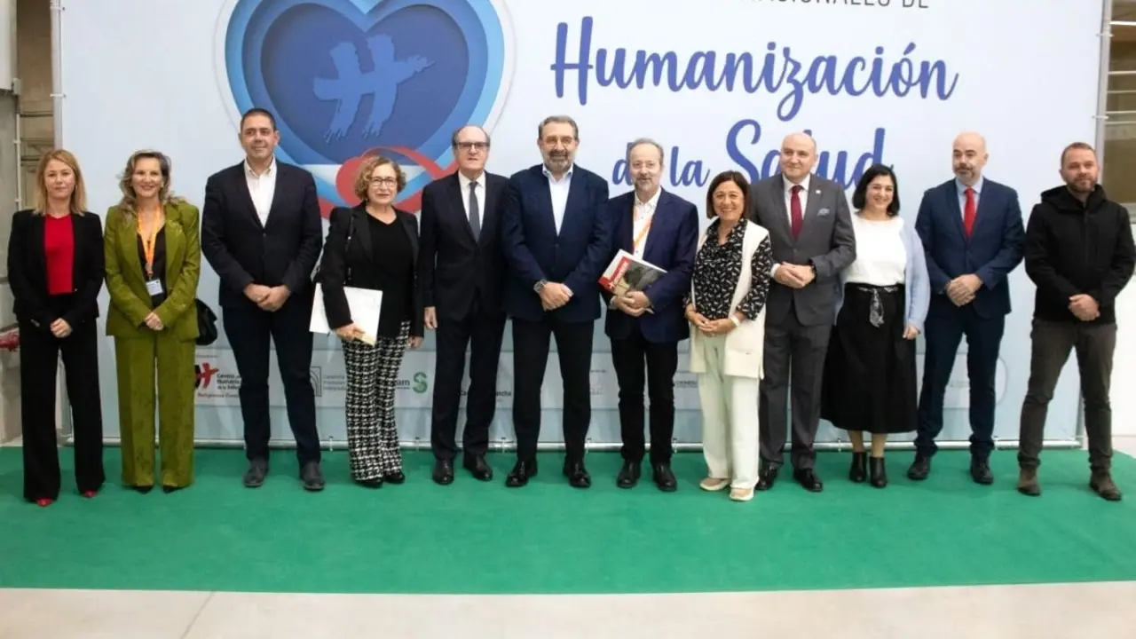 Especialistas analizan cómo avanzar en la humanización de la sanidad en España