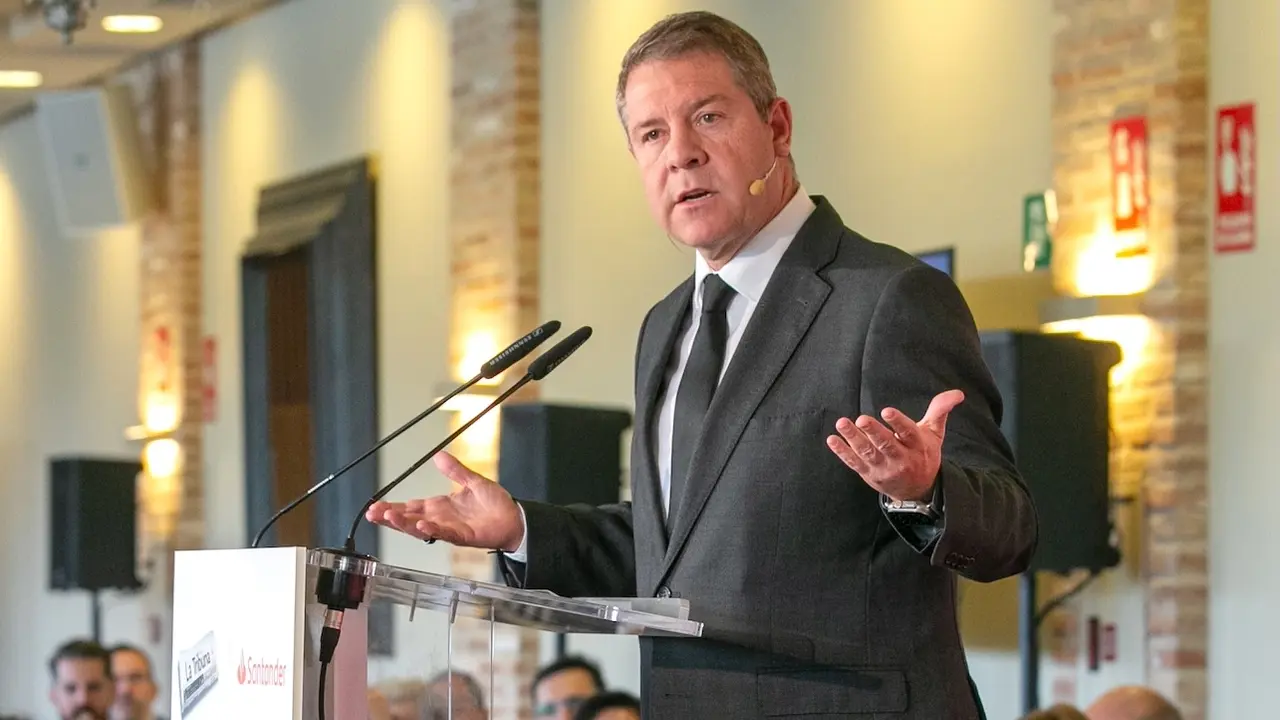 El presidente de Castilla-La Mancha, Emiliano García-Page, ha protagonizado en Toledo el desayuno informativo ‘Nuevos horizontes empresariales en Castilla-La Mancha’