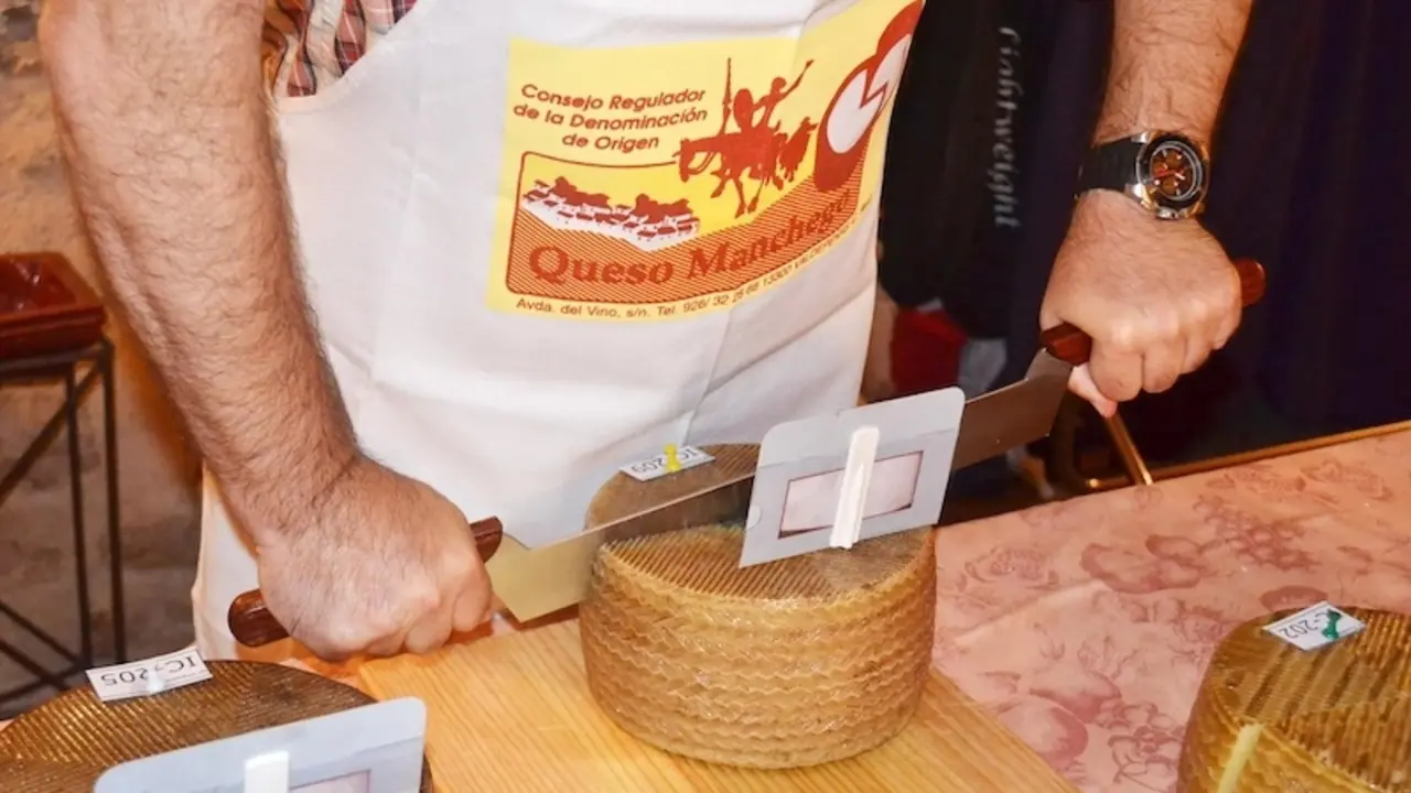 El sector quesero podría verse afectado por su dependencia de EEUU tras la victoria de Trump, queso manchego
