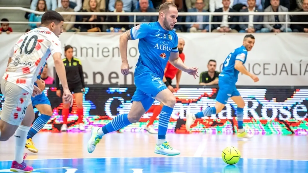 ElPozo sigue invicto al vencer a un Valdepeñas que sigue si ganar en casa (1-3)