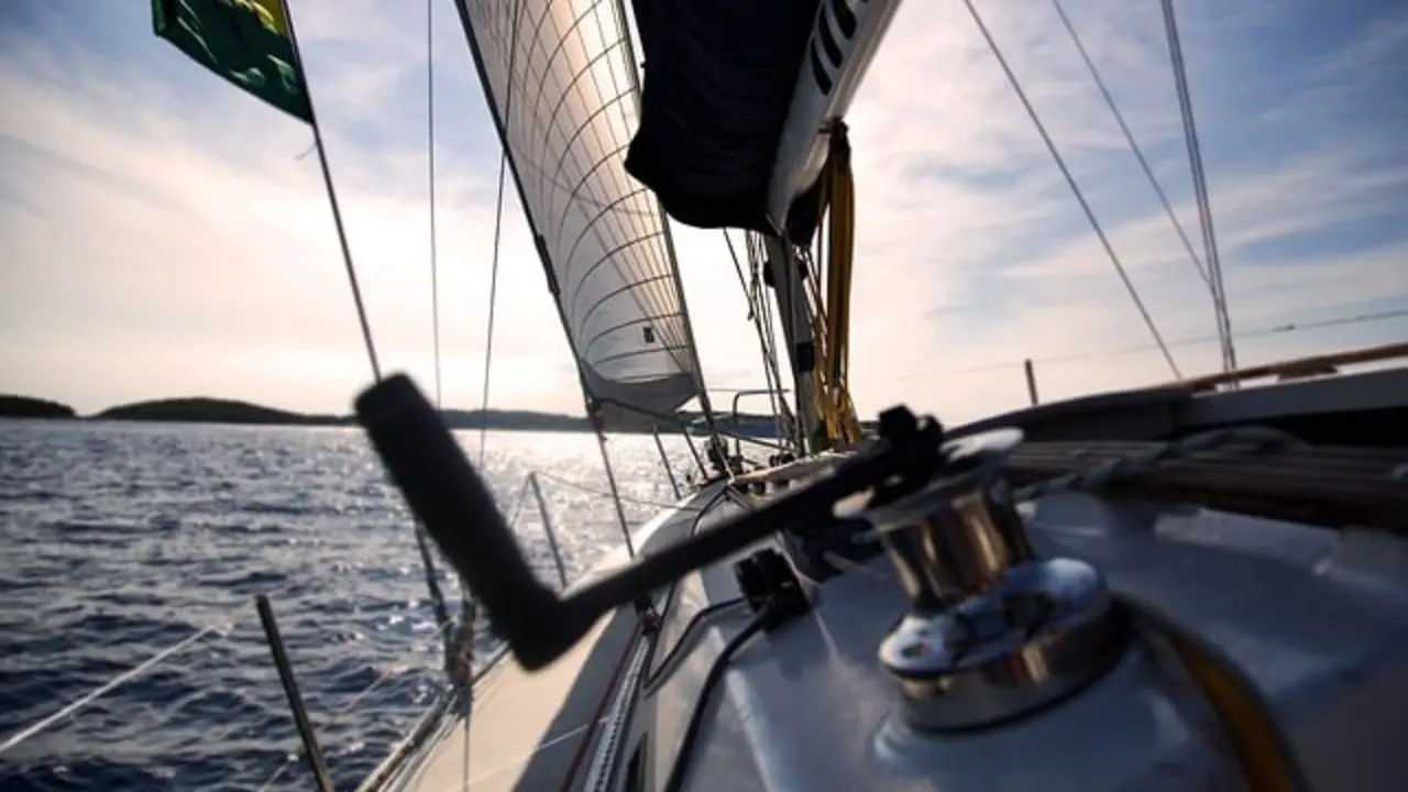  Descubre la libertad al alquilar un barco o un yate en Ibiza 