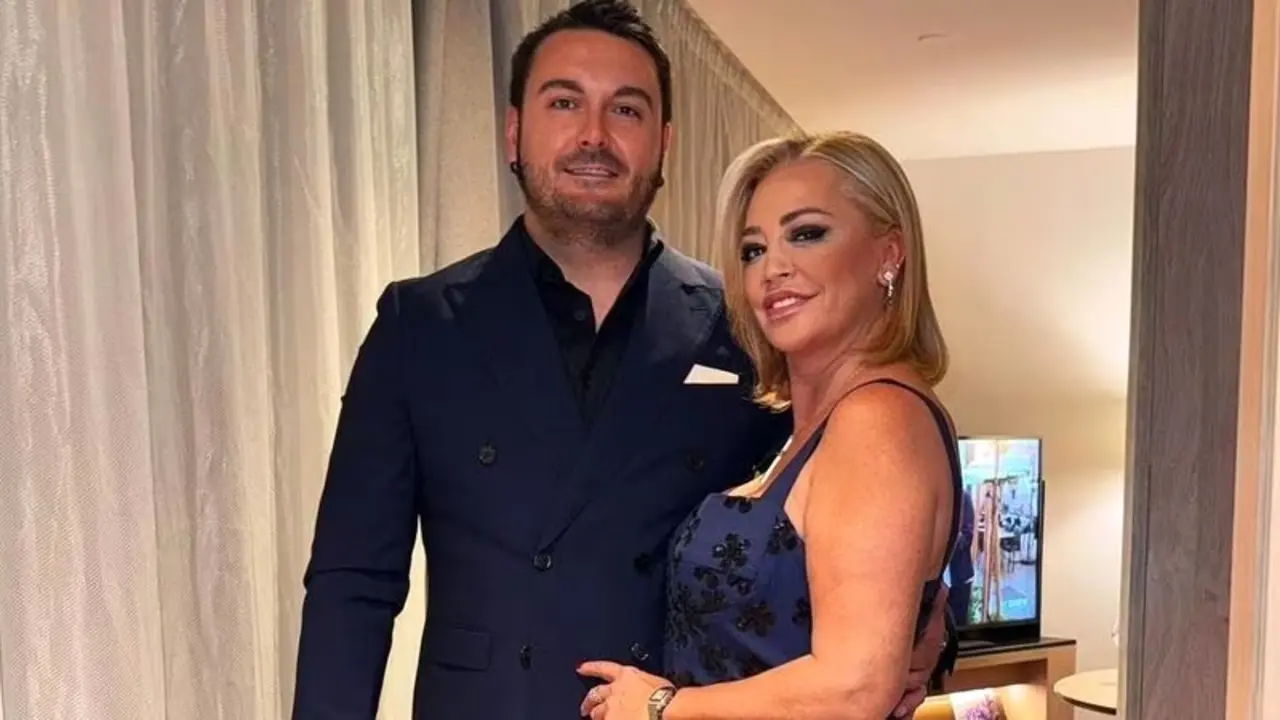 En la imagen Belén Esteban junto a su marido Miguel Marcos